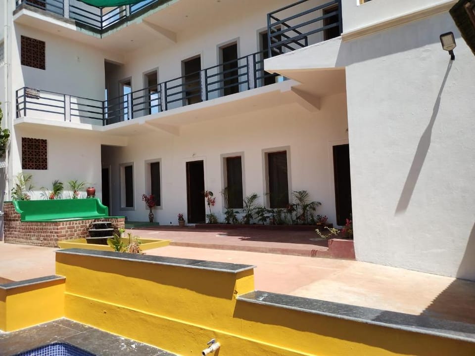 Paradise Auro White House Hotel in Puducherry, India