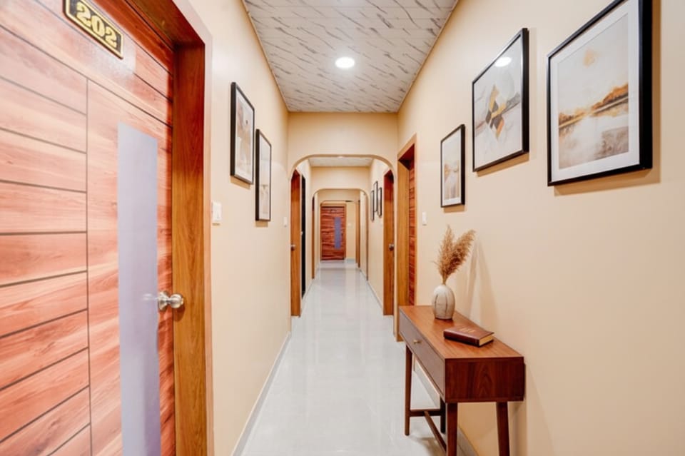 Omkar & Lodging Hotel in Pune