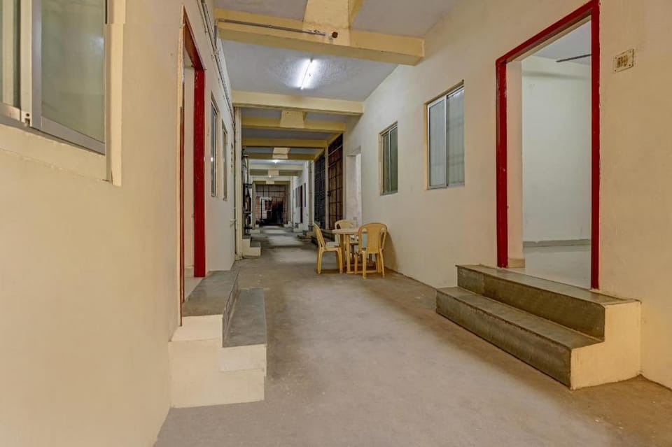 Collection O Velachery Railway Junction Formerly Vijay Guest House Hotel in Chennai