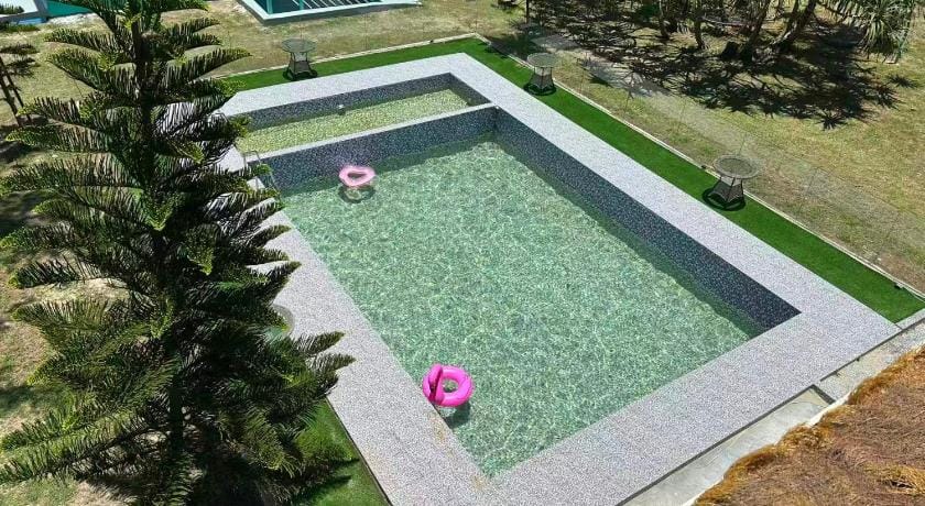 ALAYA BEACH CLUB Hotel in Kota Kinabalu