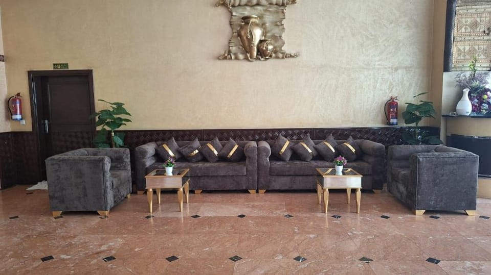 Golden Pearl Hotel Apartments - فندق لؤلؤ الذهبية للشقق الفندقيه Bed and Breakfast in Jeddah