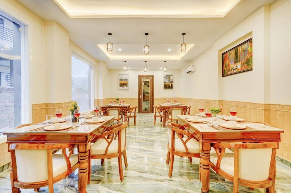 Alaya Stays Serene Woods With Lift & Restaurant Hotel in Himachal Pradesh