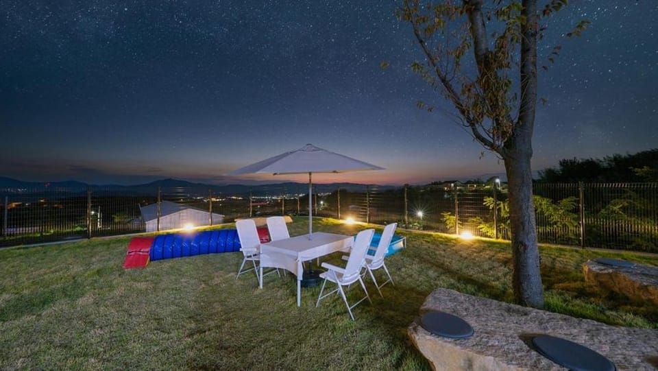 Geyongju Forest 258 Pet-friendly Pool Villa Bed and Breakfast in South Korea