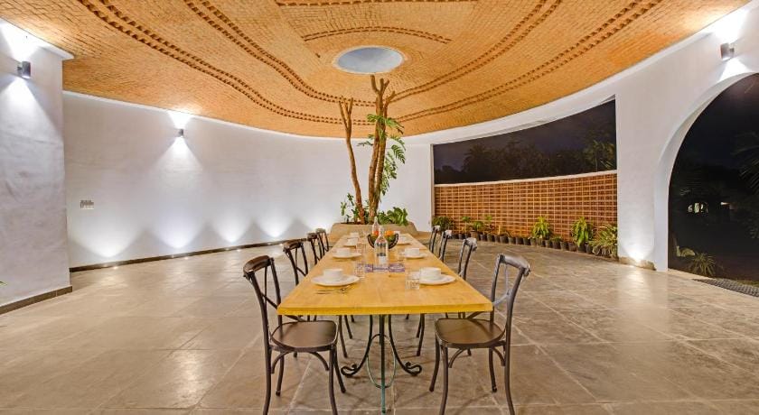 ELIVAAS Urvi Suites, Bengaluru Hotel in Bengaluru