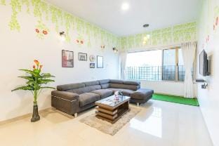 Designer 2 Bed in Kala Nagar, Bandra's Luxe Area Vacation rental in Mumbai
