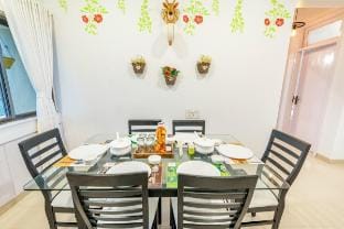 Designer 2 Bed in Kala Nagar, Bandra's Luxe Area Vacation rental in Mumbai