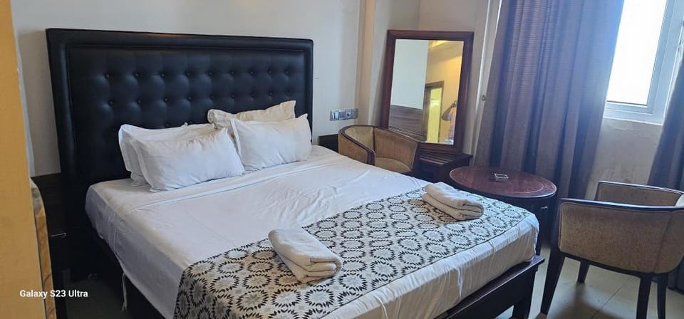 Lazaani Hotel Hotel in Colombo