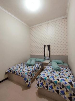 Gemstone Villa Villa in Batu
