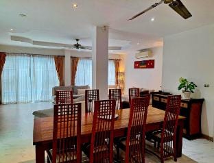 4 Bed Pool Villa with rooftop Sea View - Rawai Villa in Rawai
