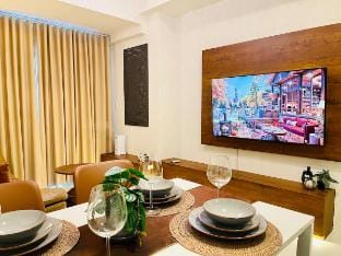 BGC 3BR Balcony Bliss at Uptown Parksuites Vacation rental in Makati