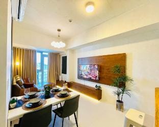 BGC 3BR Balcony Bliss at Uptown Parksuites Vacation rental in Makati