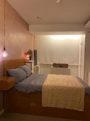 Affordable, simple unit in BGC Vacation rental in Makati