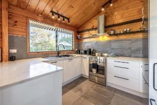 Hartlock in Onetangi - Our Island Vacation rental in Auckland Region