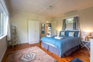 Splashing Tūi Cottage - Our Island Vacation rental in Auckland Region
