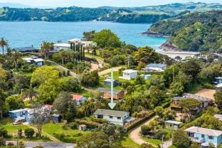 Sur la Mer Onetangi - Our Island Vacation rental in Auckland Region
