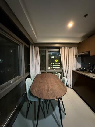2Br Loft Life – BGC Staycation Vacation rental in Makati