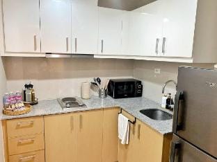 Cozy Netflix and Chill in BGC Vacation rental in Makati