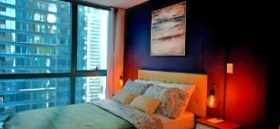 Explore Mitsukoshi Uptown BGC+ large TV+ fast WIFI Vacation rental in Makati