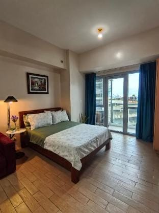 Budget Stay Across NAIA Terminal 3 / C5-7i Apartment in Pasay
