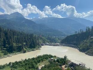 Pinewood Inn by Damson Farm Stay in Himachal Pradesh