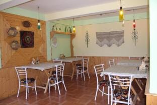 Pinewood Inn by Damson Farm Stay in Himachal Pradesh