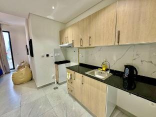 Spacious terrace. Neat unit. Vacation rental in Dubai