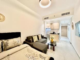 4 min walking to Metro Vacation rental in Dubai