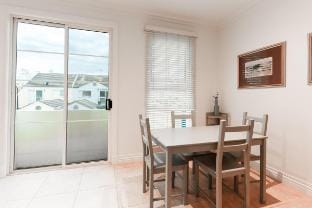 Waterfront Haven with Deck, Marina Views & Parking Vacation rental in Melbourne