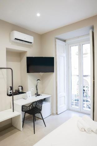 CentroStorico] Luxury FamilyLoft with City View Vacation rental in Naples