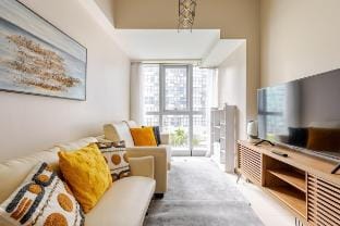Uptown BGC 3-BR  poolview near Mitsukoshi Apartment in Makati