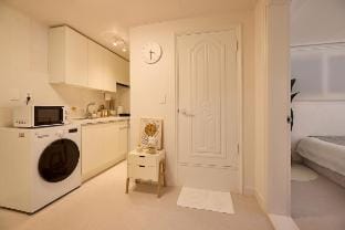 STAY LUNA, 석촌고분역 도보3분, 잠실 롯데월드타워, KSPO, 강남, 성수 인접 Vacation rental in Seoul