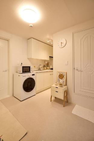 STAY LUNA, 석촌고분역 도보3분, 잠실 롯데월드타워, KSPO, 강남, 성수 인접 Vacation rental in Seoul