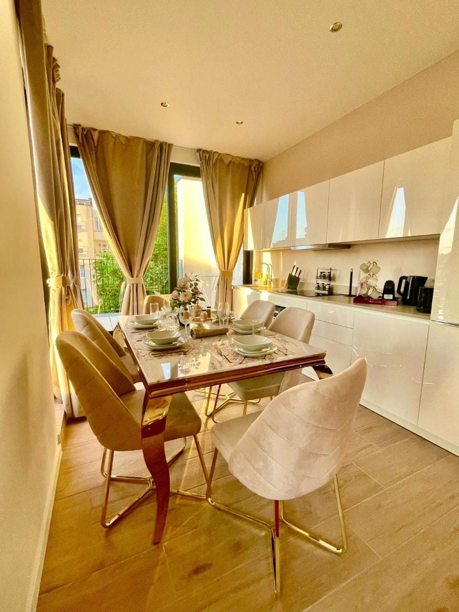 One Lux Stay Near Antwerp Central - 2 Bedroom 1 5 Bathroom Apartment in Antwerp