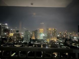 Breeze residences 15mins to moa and naia airport Apartment in Pasay