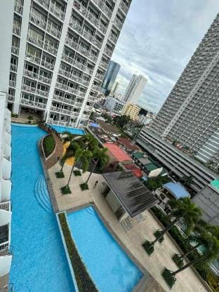 Breeze residences 15mins to moa and naia airport Apartment in Pasay