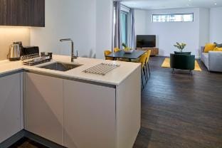 Studio - with pool, rooftop and gym access Vacation rental in London