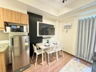 Cityscape Comfort 1-BR Suite | Wi-Fi Apartment in Pasig
