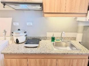 Cityscape Comfort 1-BR Suite | Wi-Fi Apartment in Pasig