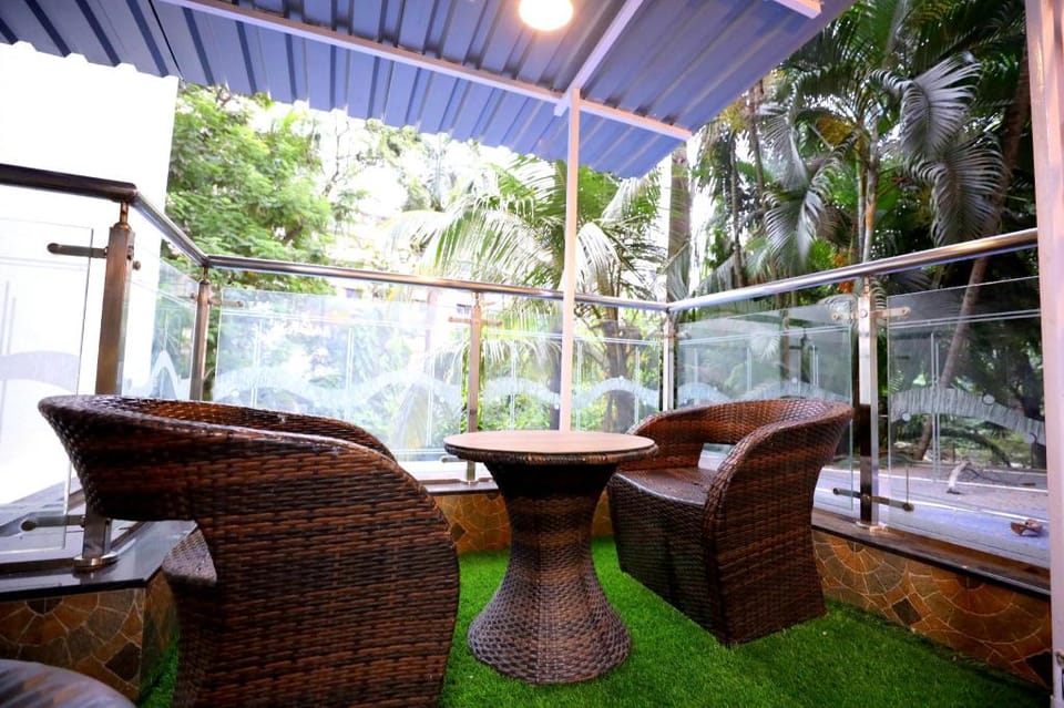 Exotic Pool Villa - Gagal Home Apartment in Mumbai