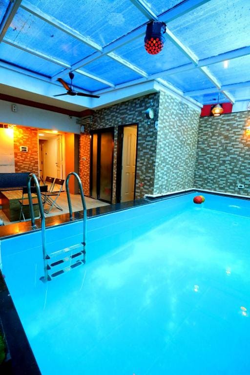 Exotic Pool Villa - Gagal Home Apartment in Mumbai