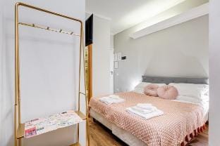 JMartins small room 2 near Trevi Fountain Vacation rental in Rome