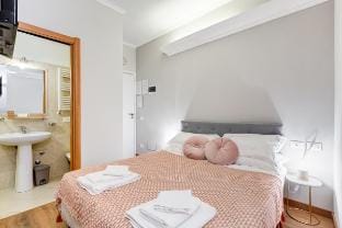 JMartins small room 2 near Trevi Fountain Vacation rental in Rome