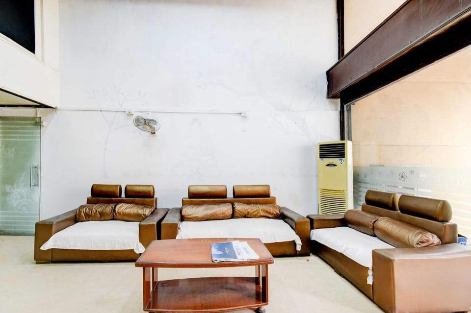 Collection O Narayanaguda Metro Station Hotel Anshu Grand Hotel in Hyderabad