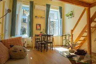 Sweet Spot-AC, Near Metro, Free WiFi, City centre Apartment in Budapest