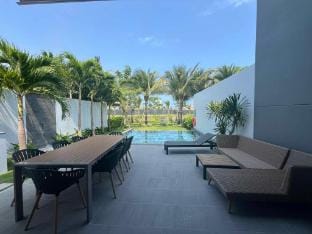 Pool & 2min Beach Access Ho Tram Sanctuary Villa Villa in Ba Ria - Vung Tau