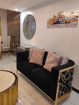 Modern Guesthouse Up & Down 36sqm House 2to4person Vacation rental in Calabarzon