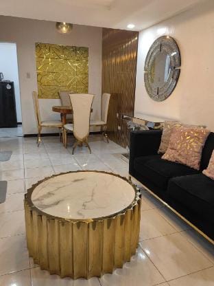 Modern Guesthouse Up & Down 36sqm House 2to4person Vacation rental in Calabarzon