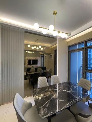 Luxury 3BR Corner Suite near Solaire, Airport Vacation rental in Pasay