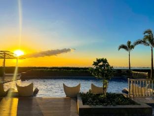 Spacious 1BR Suite near Okada, Solaire / Airport Vacation rental in Pasay