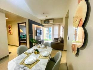 Ultra-Luxury 6BR near Solaire II Infinity Pool Vacation rental in Pasay